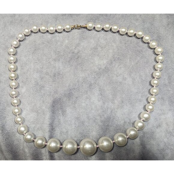 Vintage Elegant Hand Knotted Graduated Faux Pearl Necklace - Picture 5 of 5